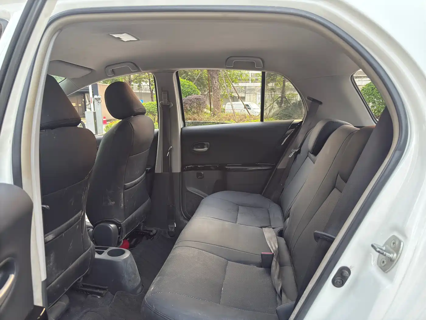Toyota Yaris 2011 1.6G Auto Dynamic Edition фото 9