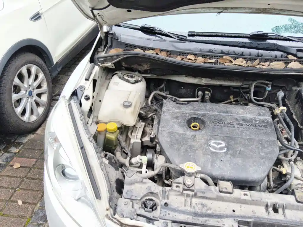 Mazda Mazda5 2014 2013 2.0L Automatic Luxury