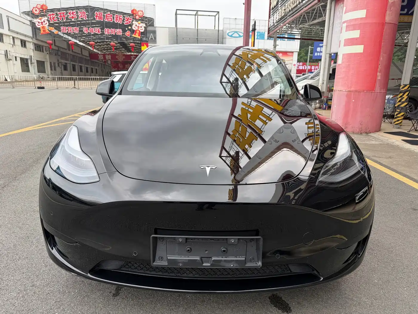 TESLA MODEL Y