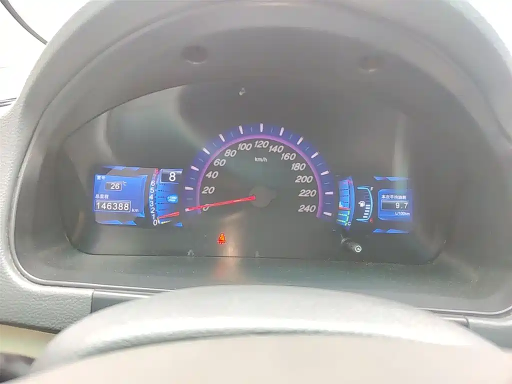 BYD M6 2013 2.4L Manual Luxury фото 12