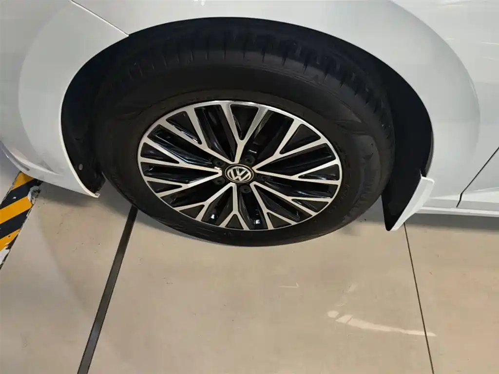 Volkswagen Sagitar 2021 200TSI DSG Comfort Smart Edition фото 19