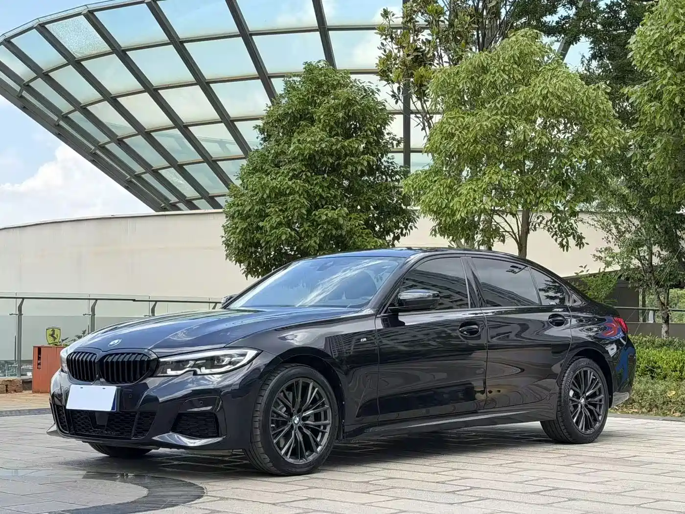 BMW 3 Series 2021 Second Facelift 330Li xDrive M Sport Shadowline Package