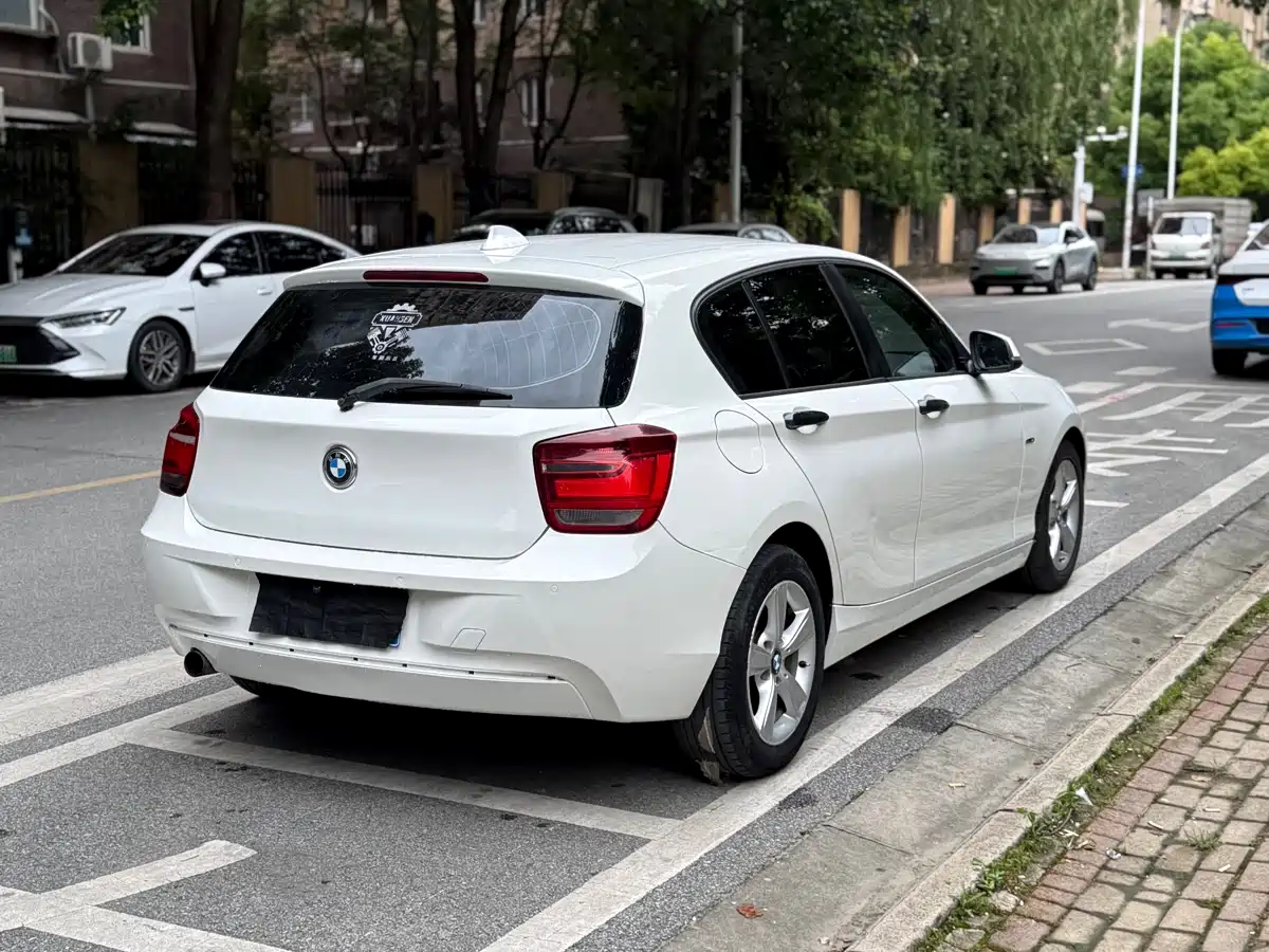 BMW 1 Series (Import) 2012 118i Sport фото 11