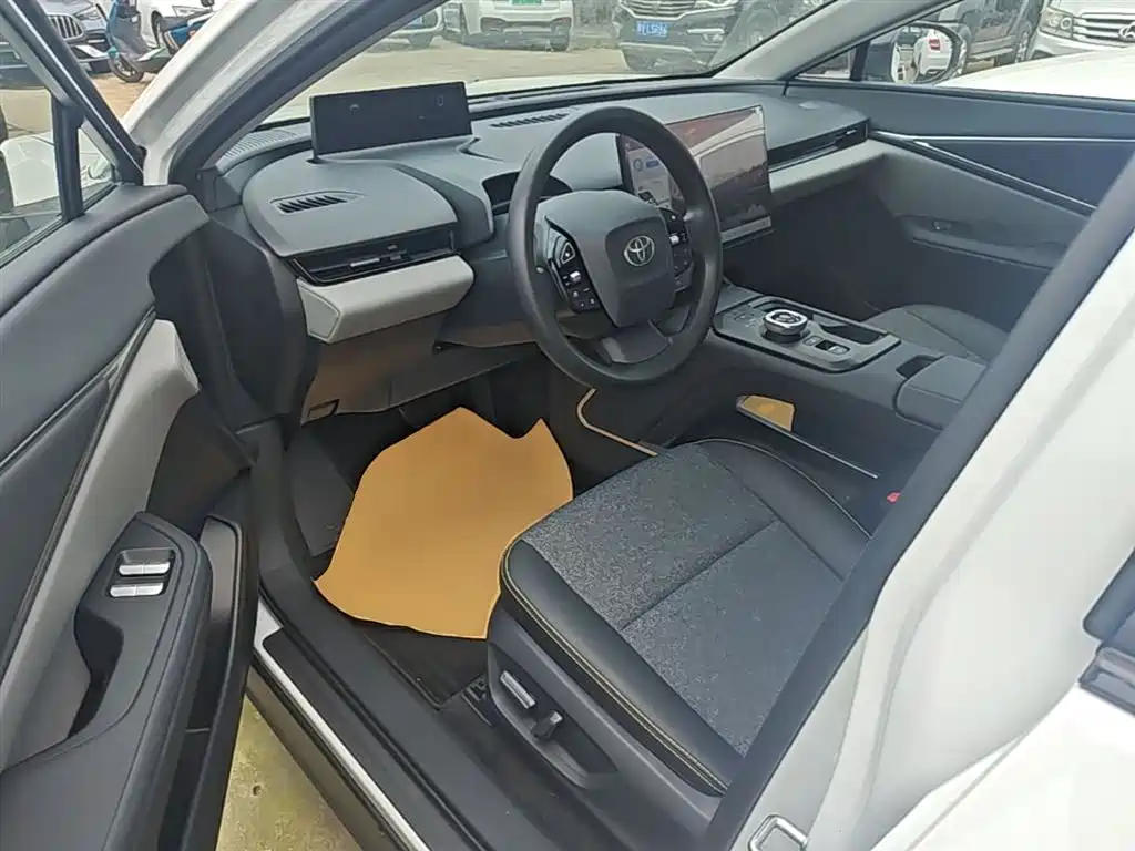 Toyota bZ5 2025 550 JOY фото 16