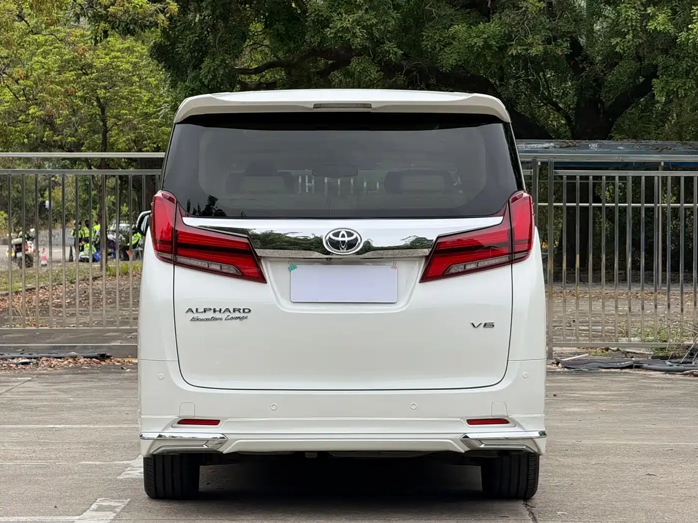Toyota Alphard 2018 3.5L Premium фото 10
