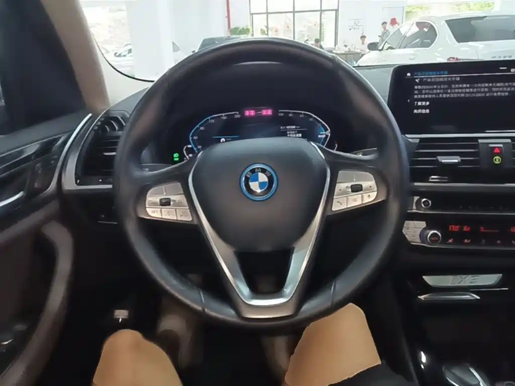 BMW iX3 2021 Facelift Leading фото 11