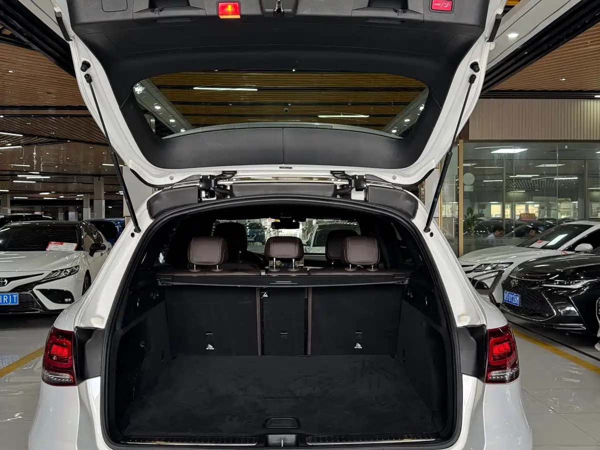 Mercedes-Benz GLC 2020 Facelift GLC 260 L 4MATIC Dynamic фото 4