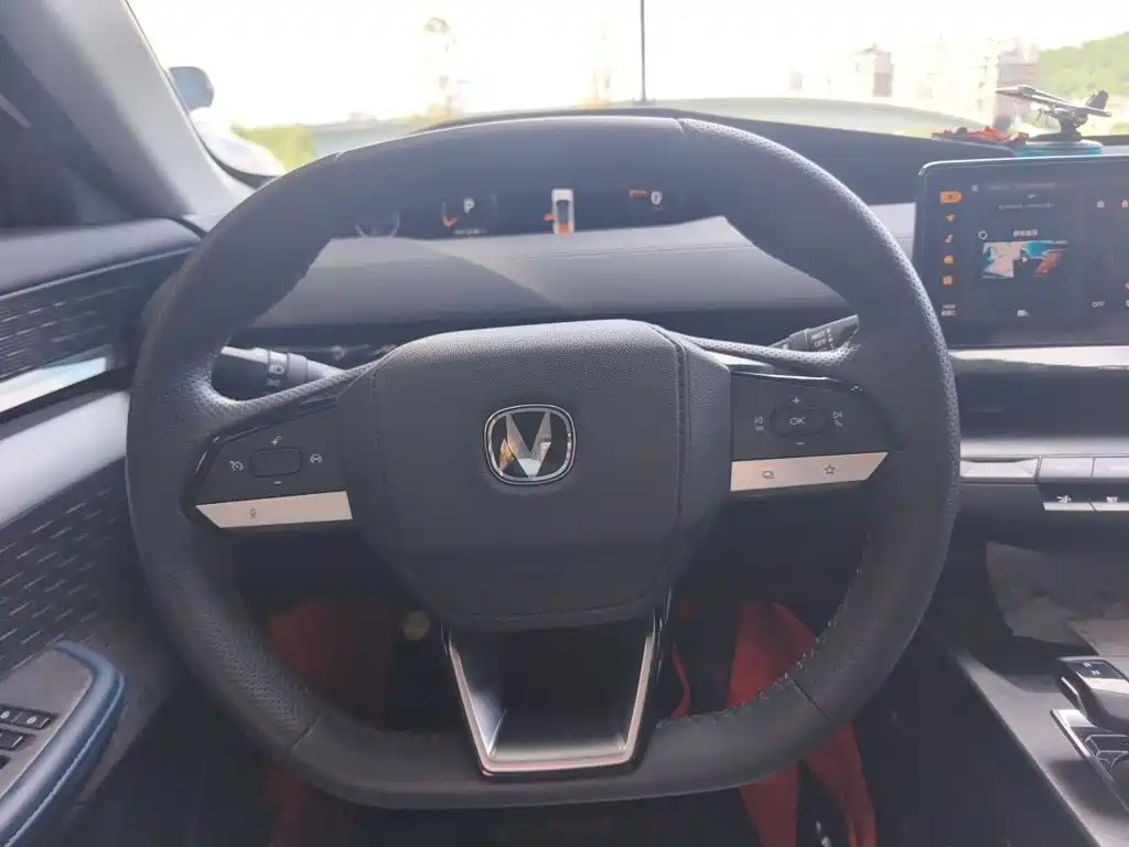 Changan UNI-V iDD 2023 2023 Smart Electric iDD 1.5T 113km Smart Fun Type (Rapid Edition)