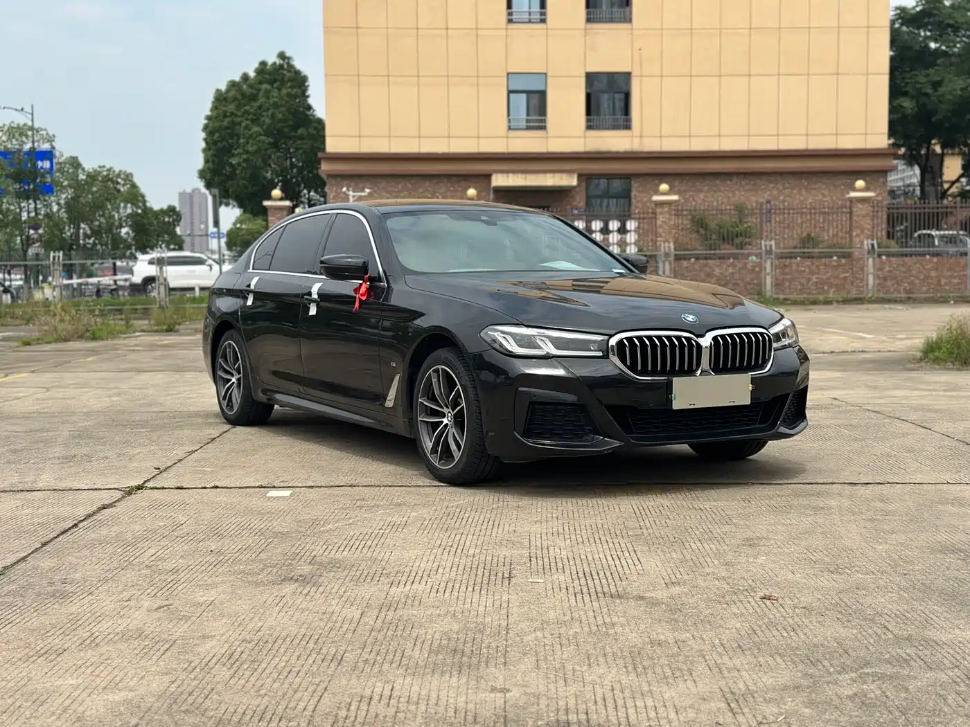 BMW 5 Series 2022 525Li M Sport Package фото 3