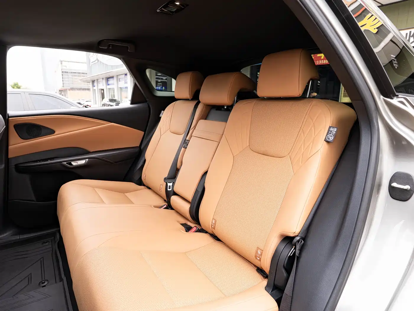 Lexus RX 2025 300 4WD Premium Edition фото 12