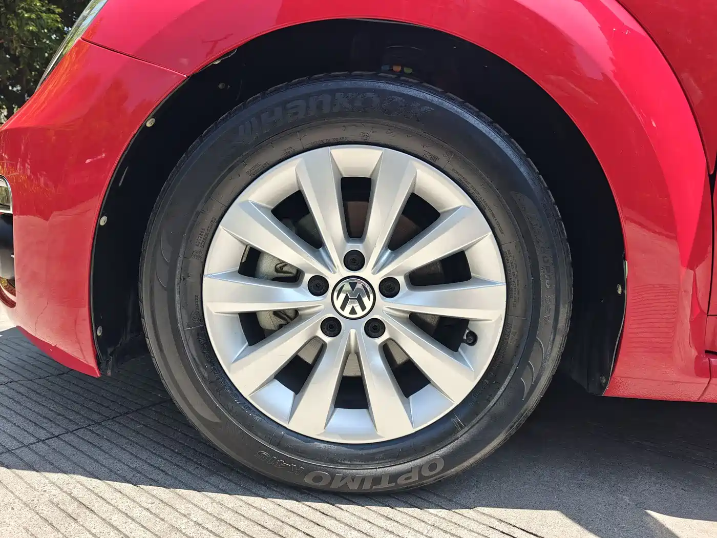 Volkswagen Beetle 2017 180TSI Enjoy фото 17