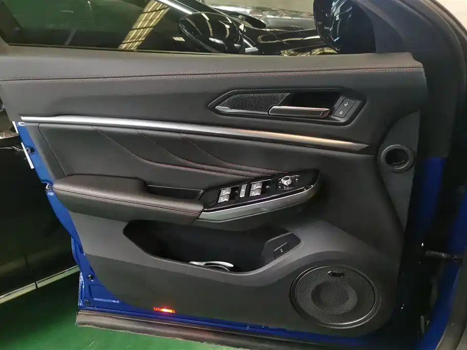 WEI PAI WEI BRAND VV5