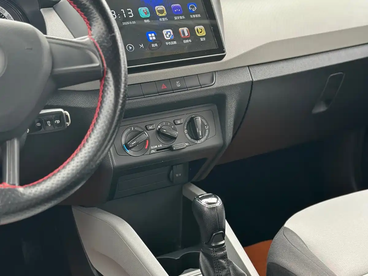 Škoda Fabia 2017 1.4L Auto Forward Edition фото 8