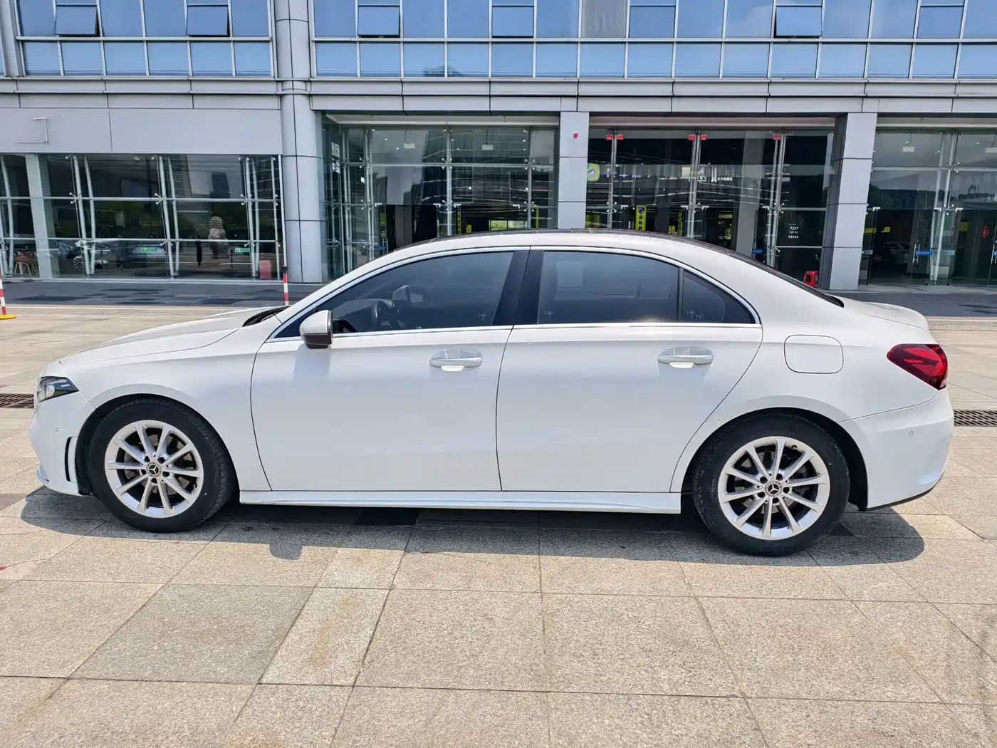 Mercedes-Benz A-Class 2021 A 200 L Sport Sedan Dynamic Type фото 4