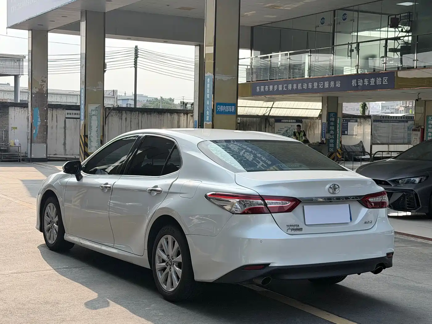Toyota Camry 2018 2.0G Luxury Edition фото 13