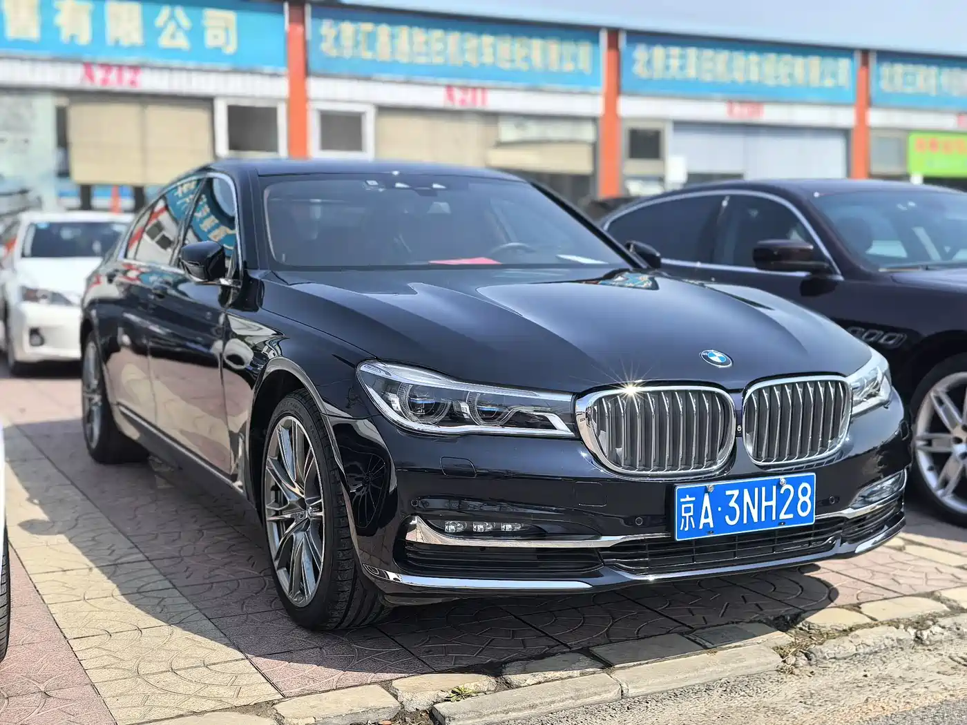 BMW 7 Series 2018 740Li xDrive Premium Type Excellence Package фото 3