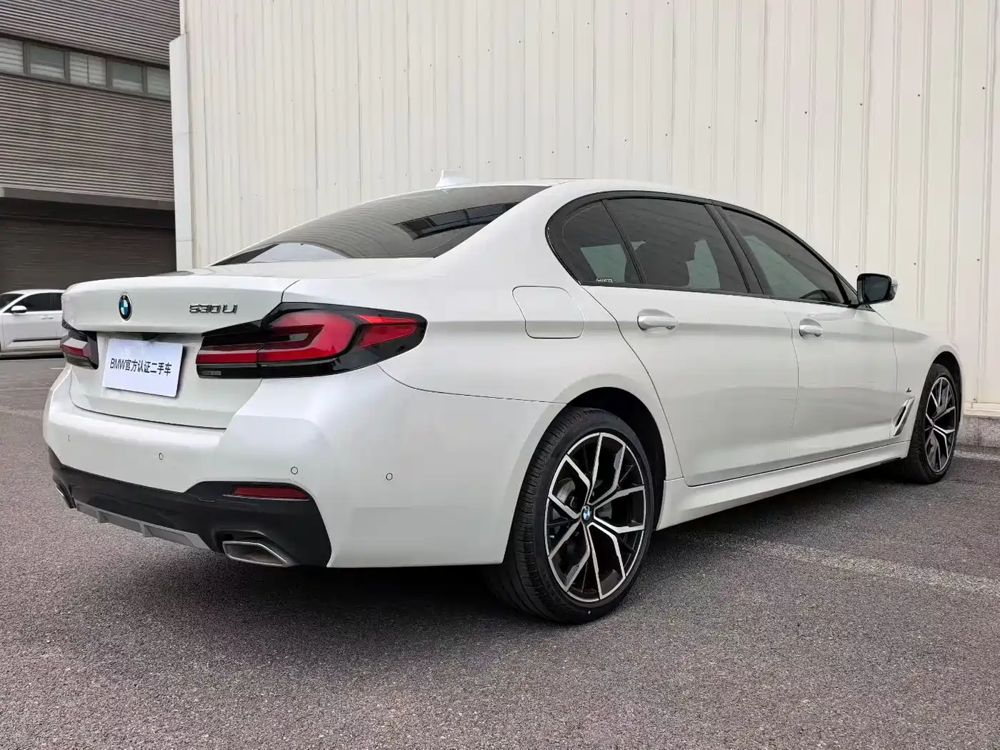 BMW 5 Series 2022 530Li Exclusive M Sport Package фото 9