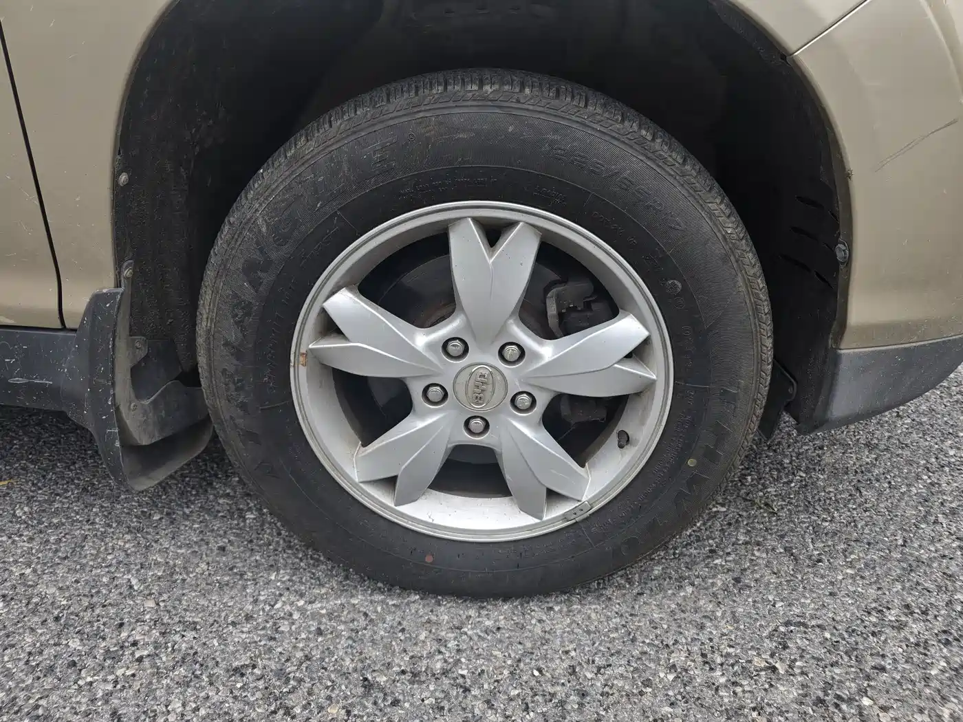 BYD S6 2014 2014 Model 2.0L Manual Luxury 5-Seater