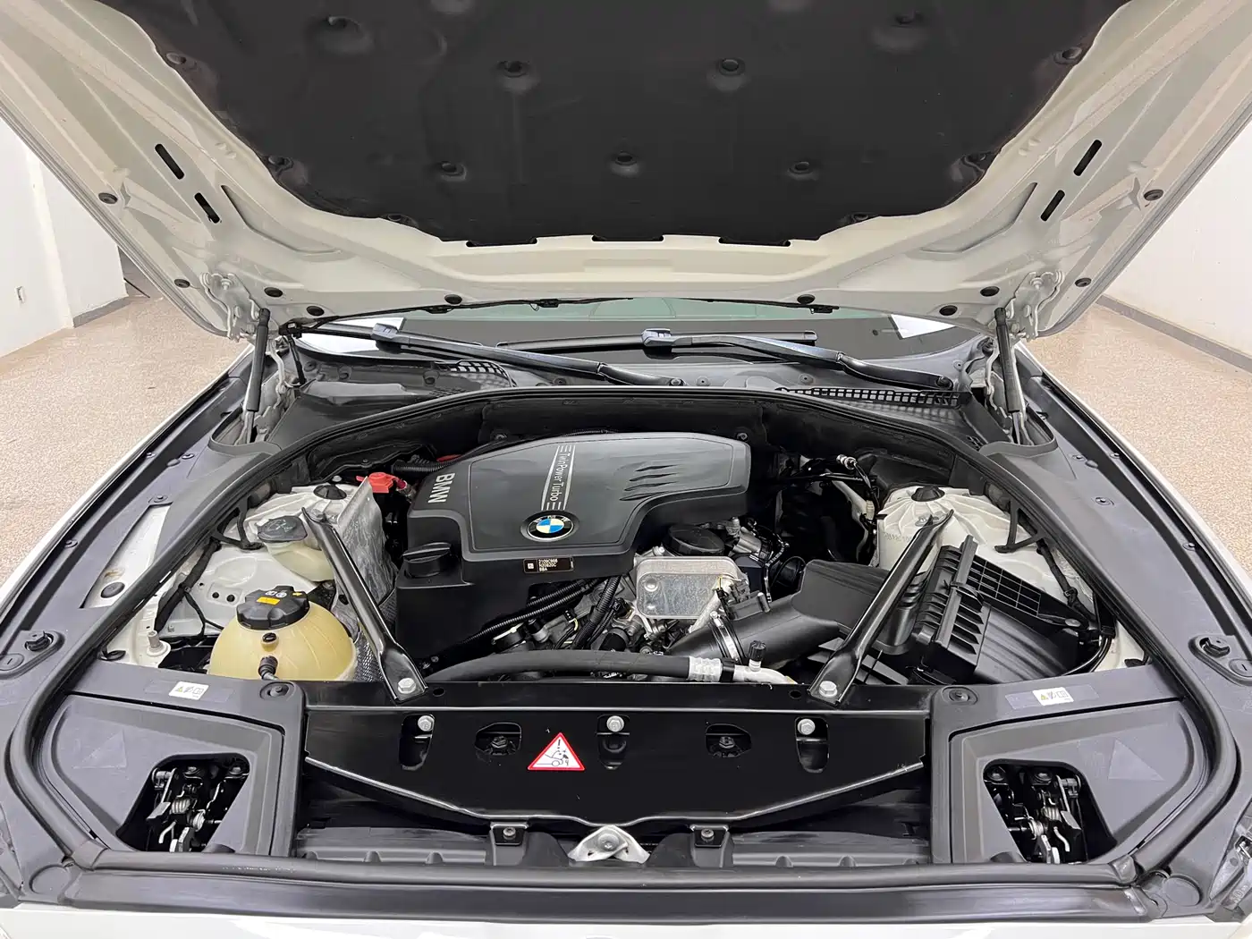 BMW 5 Series 2017 525Li Leading Edition фото 35