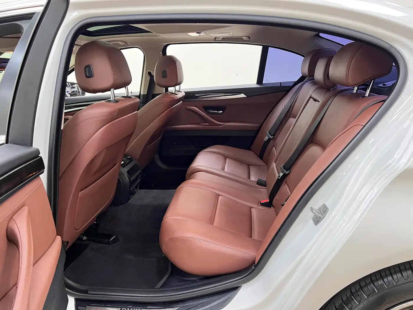 BMW 5 Series 2017 525Li Leading Edition фото 17