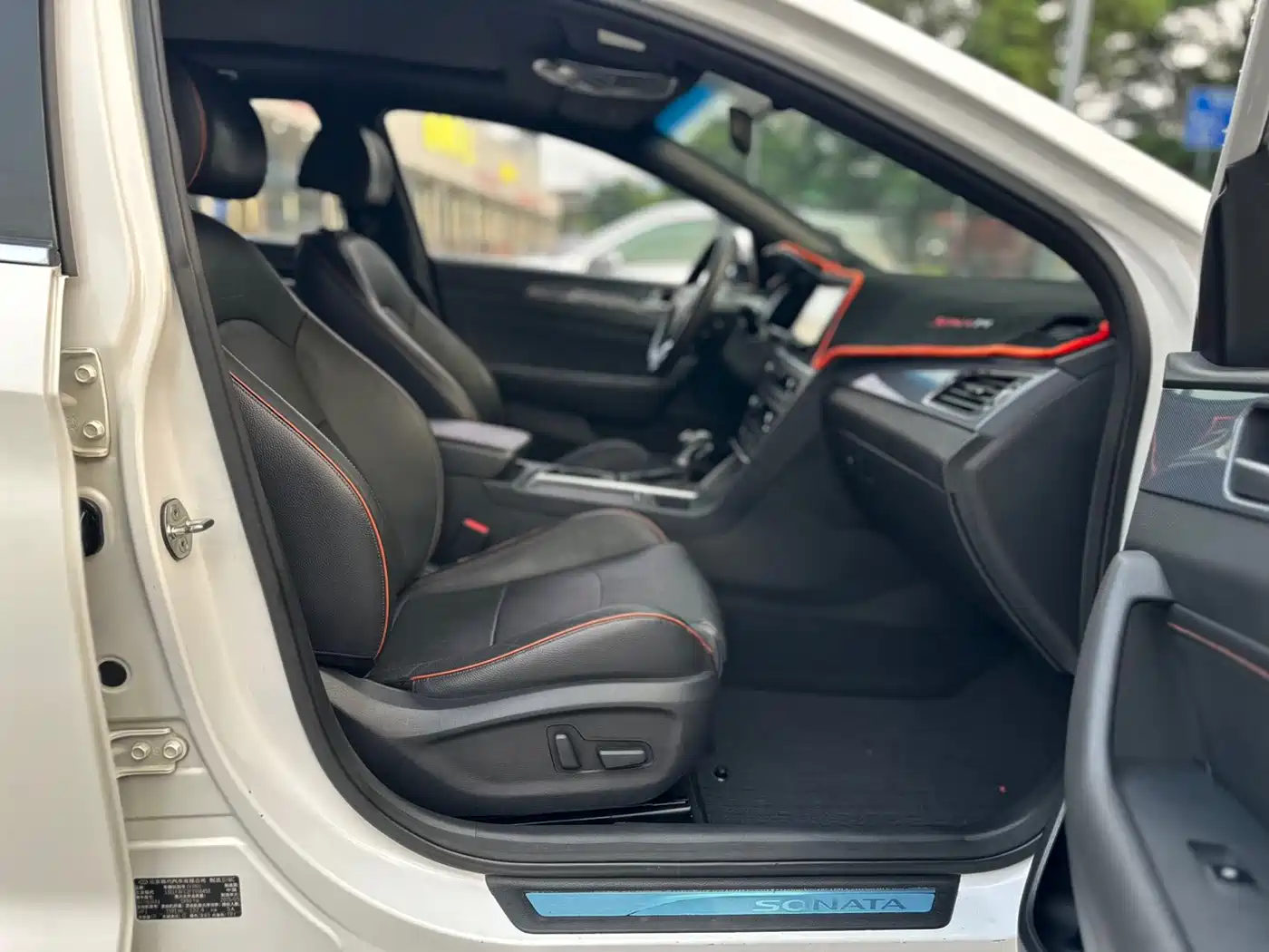 Hyundai Sonata 2015 1.6T GLS Smart фото 14