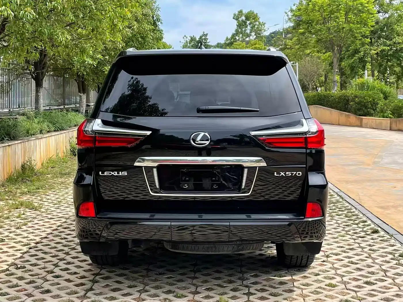 Lexus LX 2017 570 Dynamic Luxury фото 5