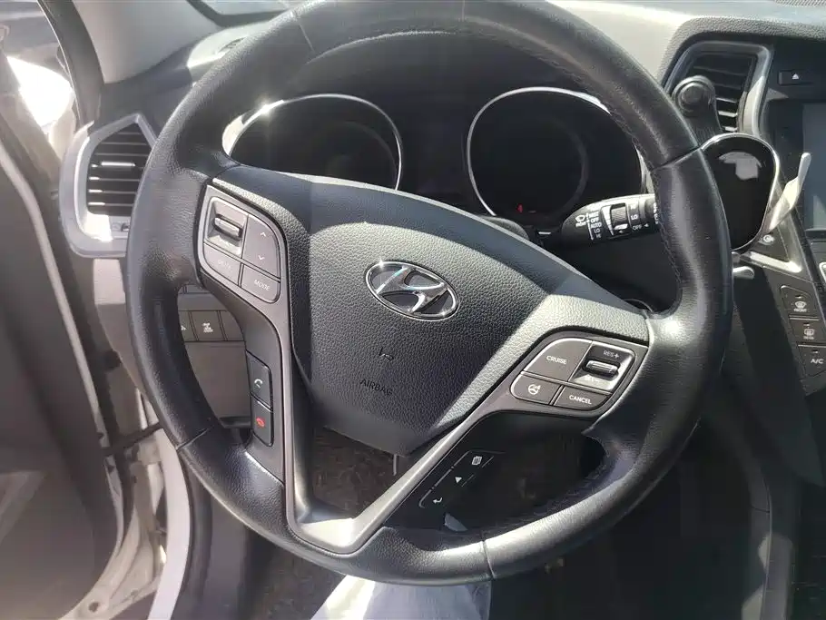 Hyundai Santa Fe 2015 2.0T Automatic 4WD Smart 7-seater фото 15