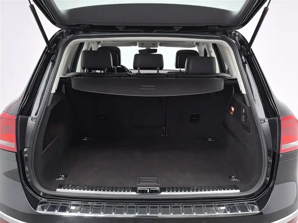 Volkswagen Touareg 2017 3.0TSI Explorer Edition фото 16