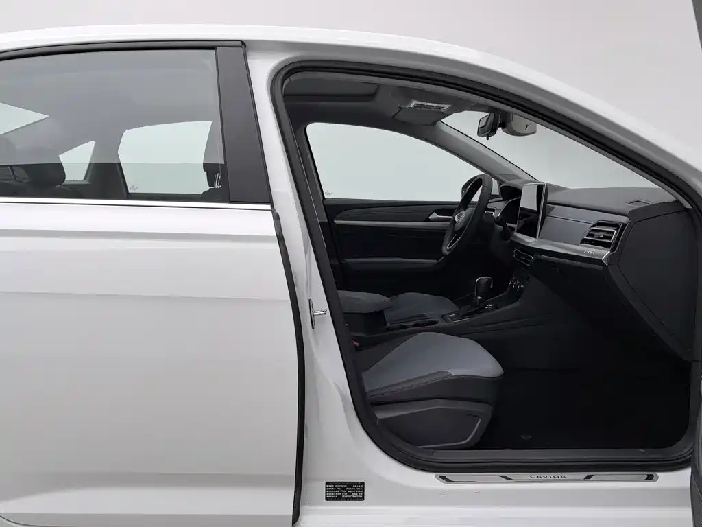 Фото 23 - Volkswagen Lavida