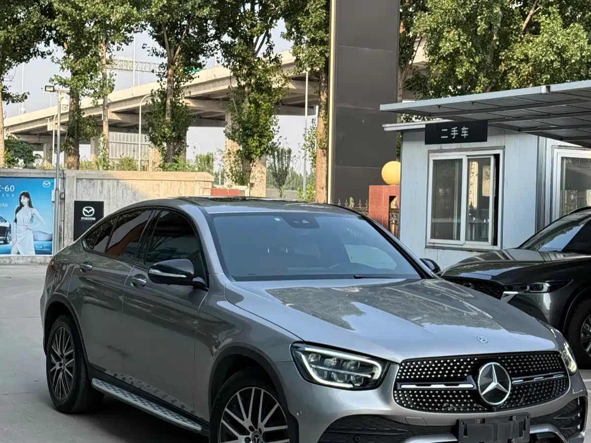 Mercedes-Benz GLC Coupe 2020 GLC 300 4MATIC Coupe SUV фото 3