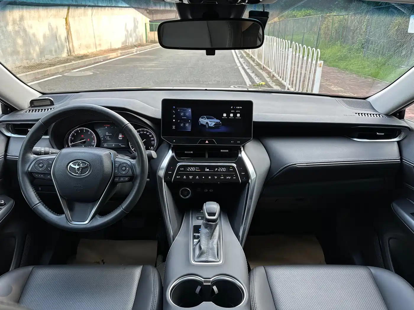 Toyota Lingfang HARRIER 2023 2.0L CVT 2WD Progressive Edition фото 16