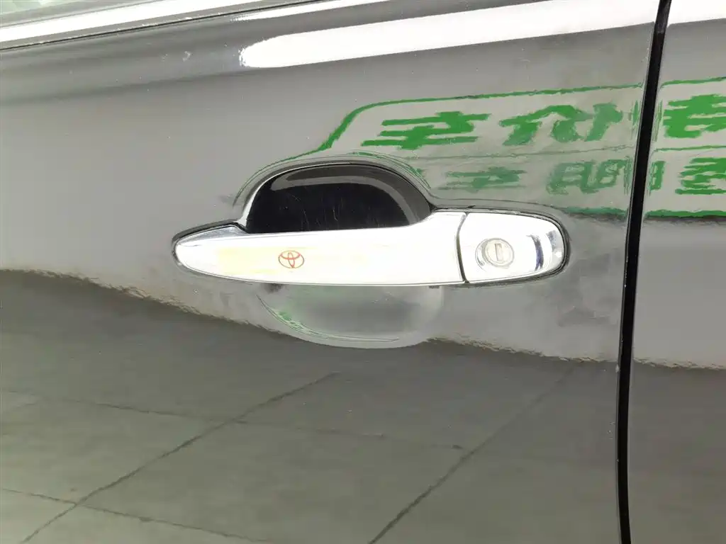 Toyota Camry 2013 200E Classic Elite Edition фото 18