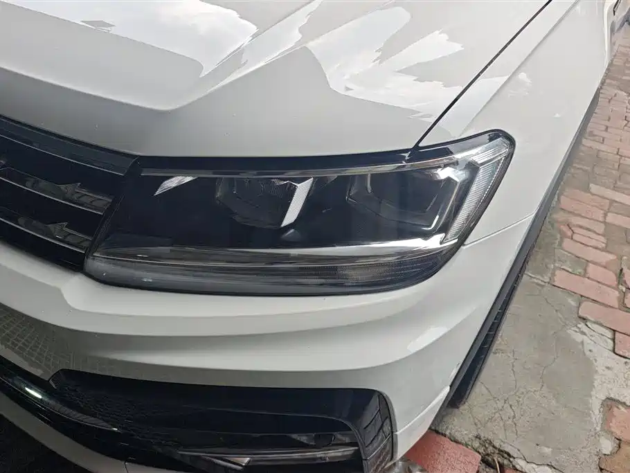 Volkswagen Tiguan L 2021 330TSI Automatic 2WD R-Line Premium фото 5