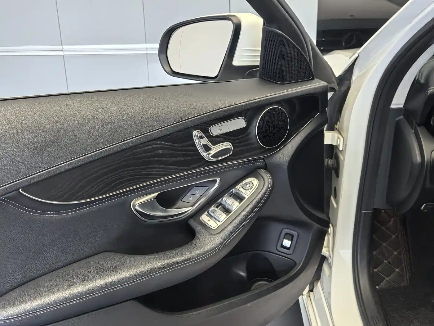 Mercedes-Benz C-Class 2016 C 200 L Sport фото 16