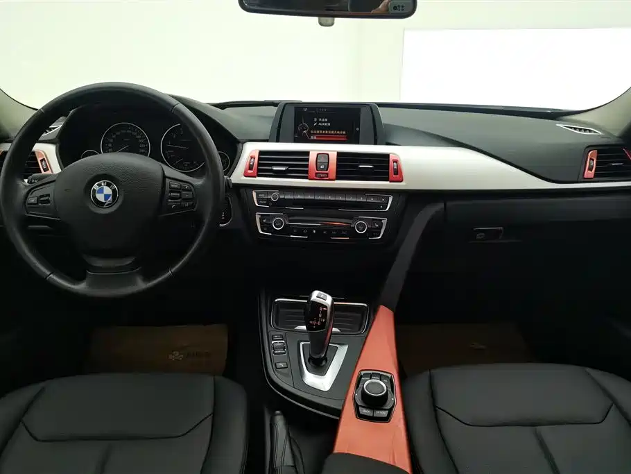 BMW 3 Series 2015 320i Fashion фото 12