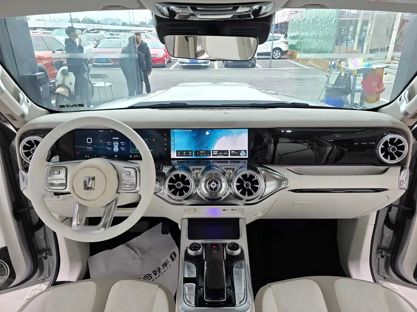 TANK CO CREATION TANK 300