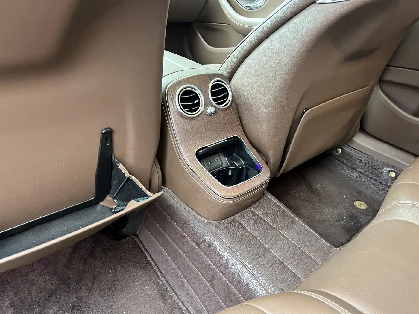 Mercedes-Benz E-Class New Energy 2022 Facelift II E 350 e L Plug-in Hybrid Sedan фото 12