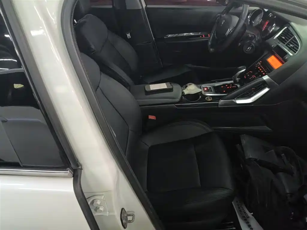 Peugeot 3008 2015 1.6THP Automatic Classic Edition фото 25