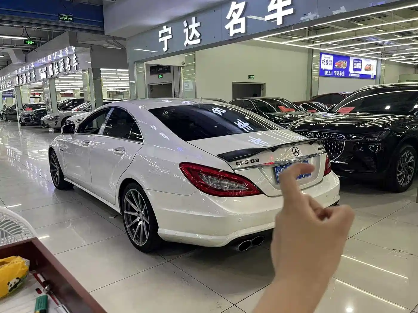 Mercedes-Benz CLS AMG 2012 AMG CLS 63 фото 7