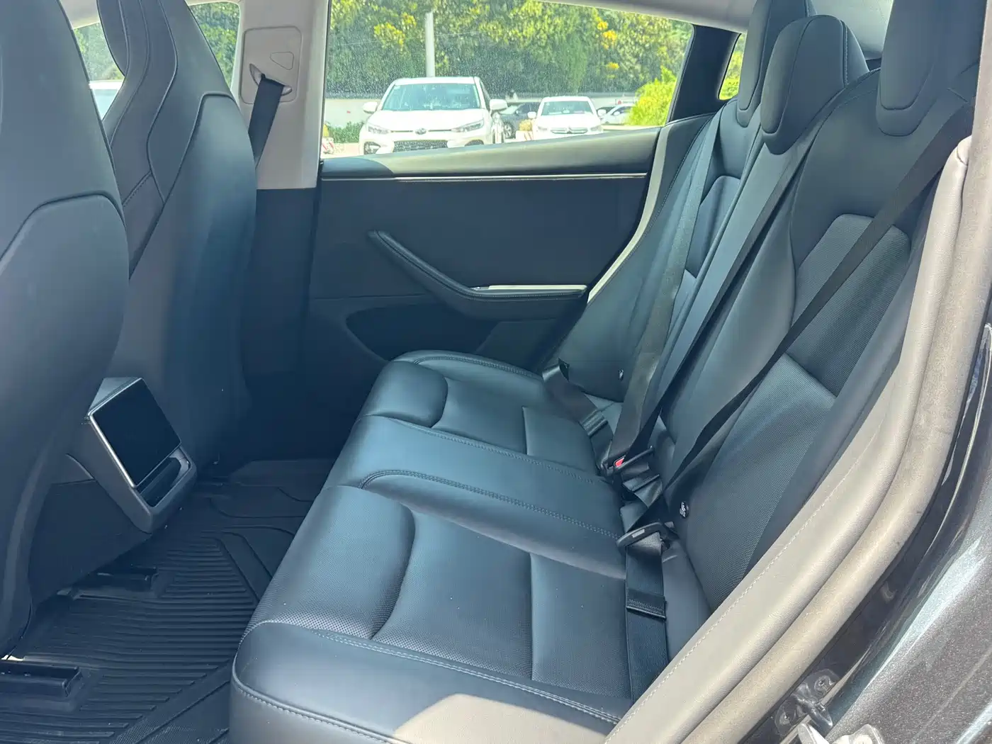 Фото 8 - Tesla Model 3