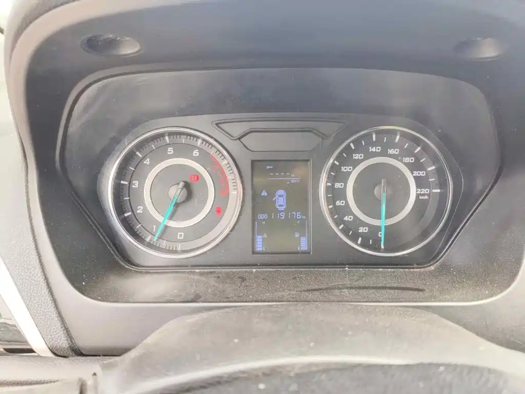 Soueast V5 Lingzhi 2015 2015 Plus 1.5L Manual Smart Fun Edition