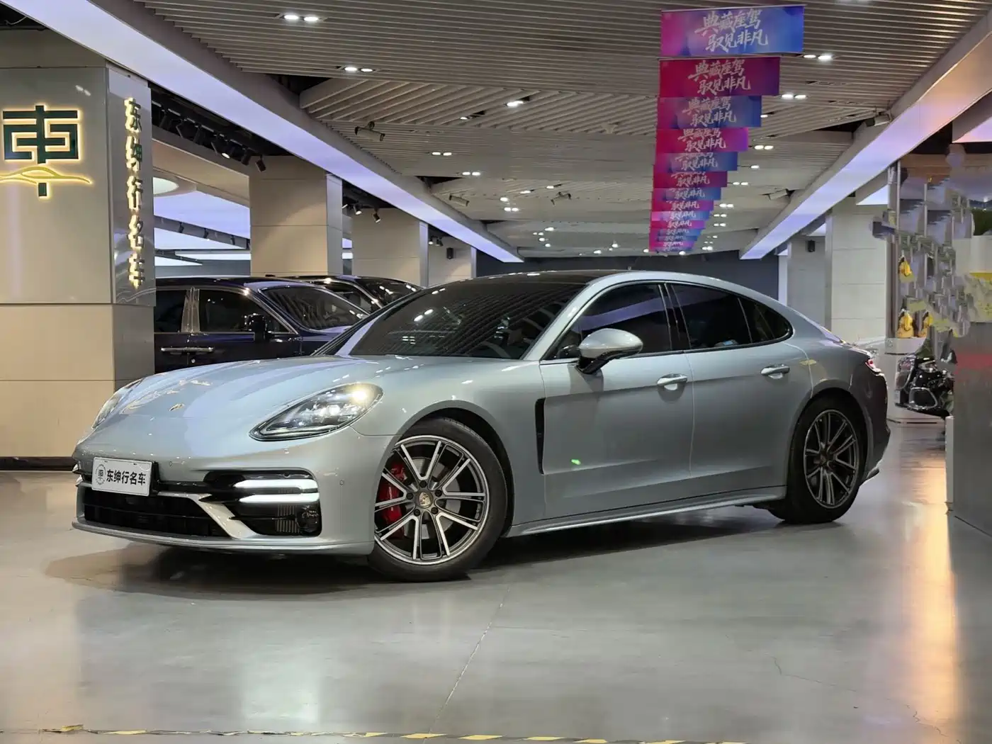 PORSCHE PANAMERA