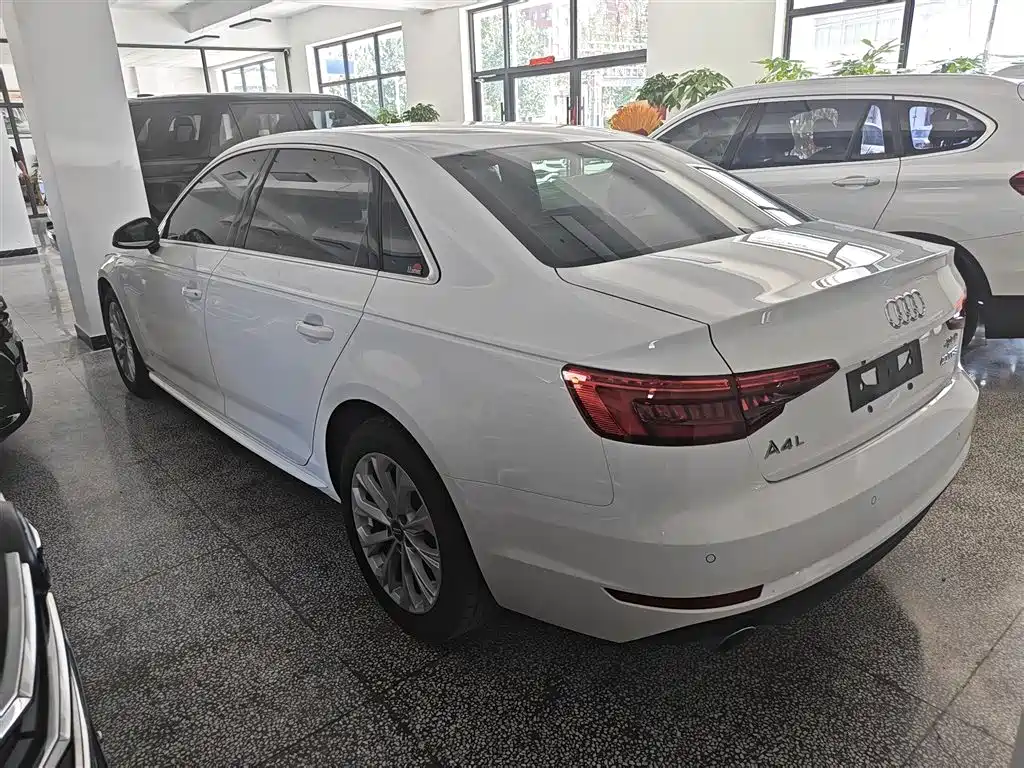 Audi A4L 2017 Plus 40 TFSI Progressive фото 9