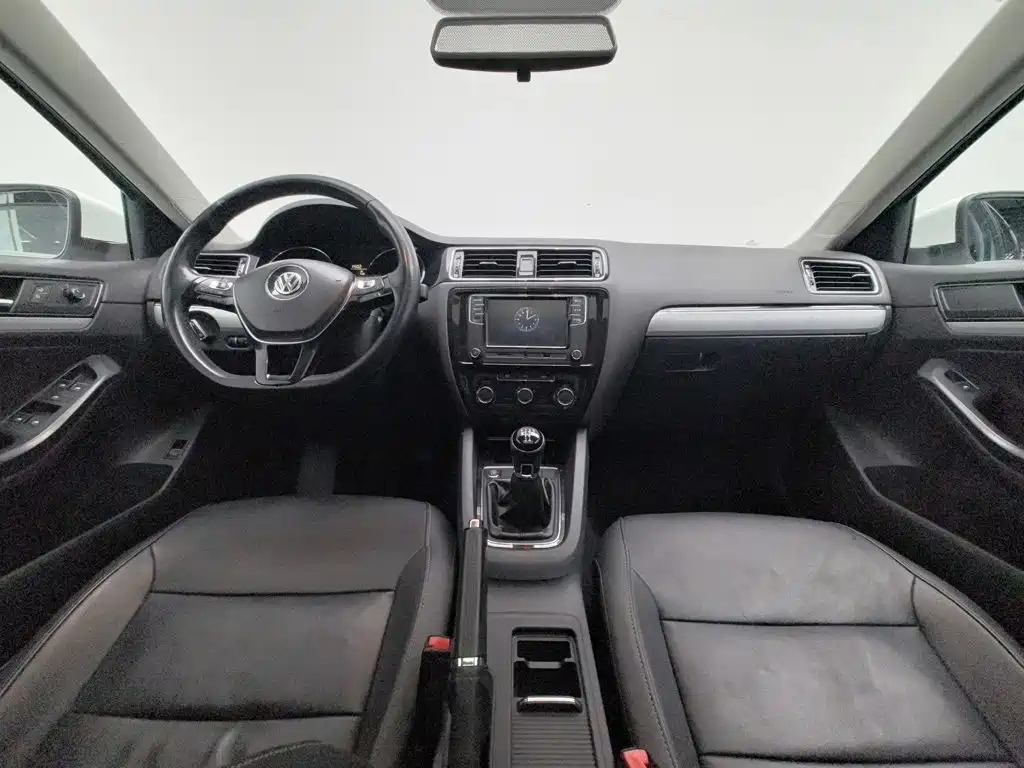 Photo 5 - Volkswagen Sagitar