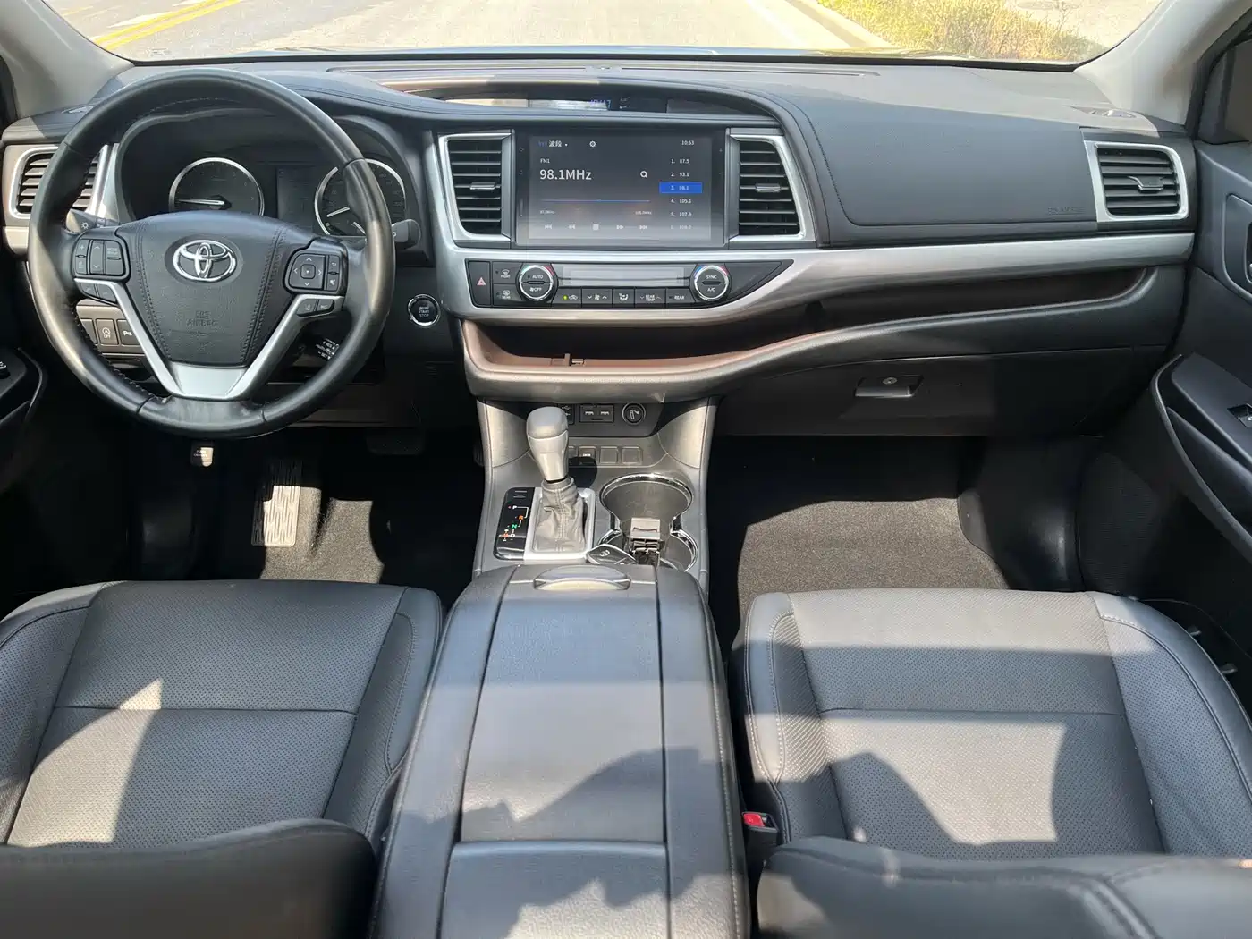 Toyota Highlander 2021 2.0T FWD Luxury 7-Seater фото 14