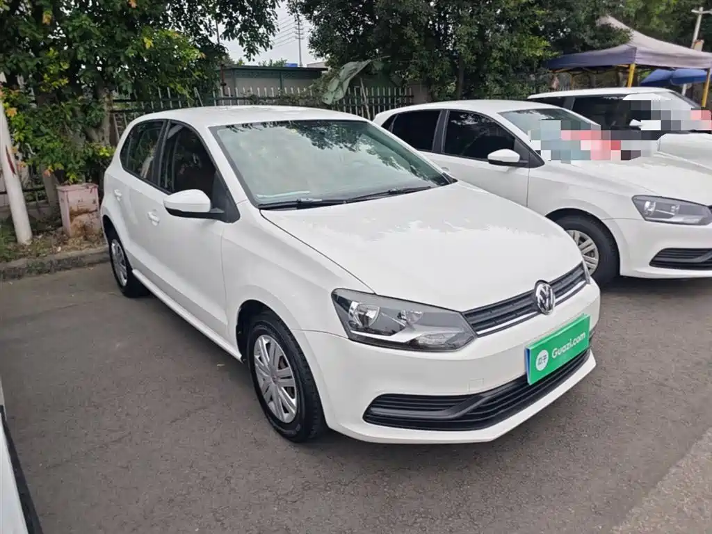 Volkswagen Polo 2014 1.4L Manual Trend Edition фото 4