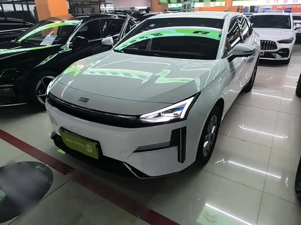 Geely Galaxy Galaxy L6 2025 2025 EM-i 60km Voyage Edition