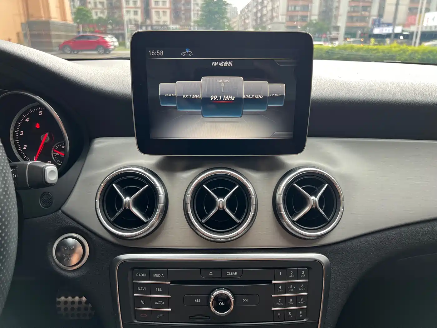 Mercedes-Benz CLA (Import) 2018 CLA 220 4MATIC фото 17