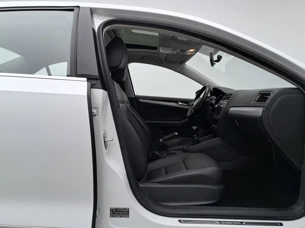 Photo 23 - Volkswagen Sagitar