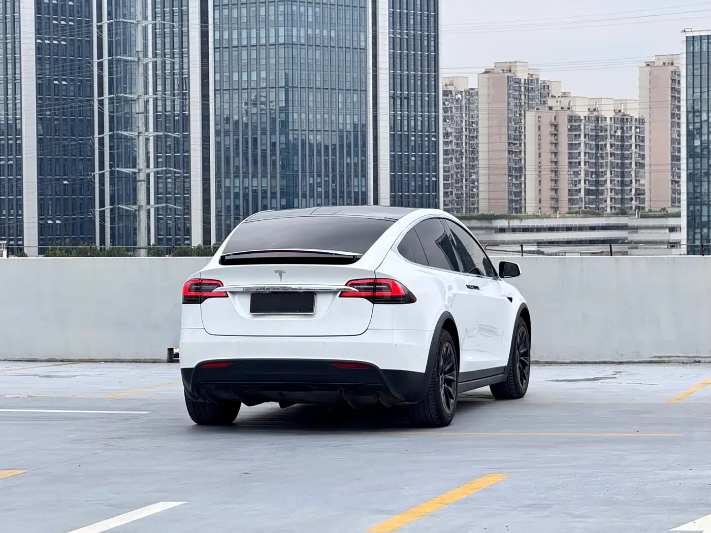 TESLA MODEL X